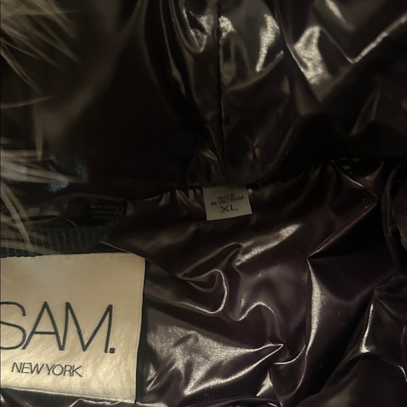 NEW. York SAM New York Shiny Black Puffer with real fure hood jacket - Picture 6 of 11